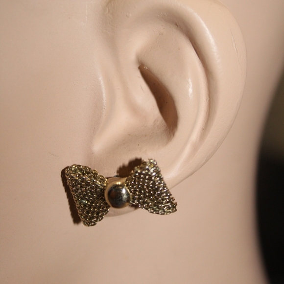 Vintage White Enamel Mesh Rhinestones Cuff Bracelet & Gold Mesh Bow Earrings - Picture 10 of 17